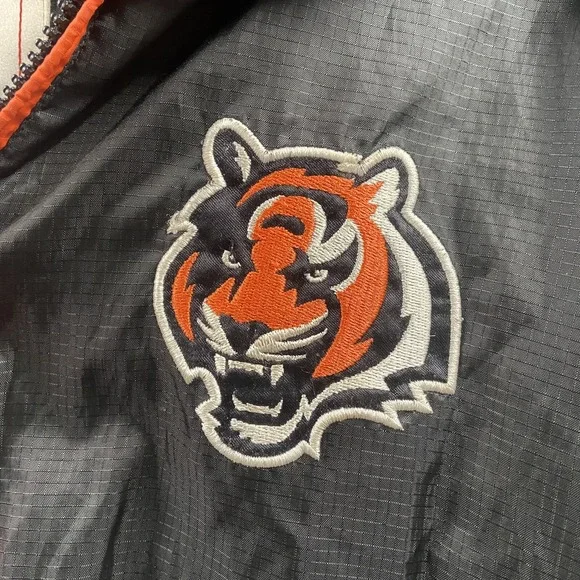 Vintage Cincinnati Bengals NFL Full Zip G-lll Embroidered Puffer‎ Jacket Mens XL